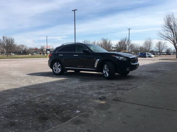2014 Infiniti QX70 - cars & trucks - by owner - vehicle automotive... for sale in Sioux Falls, SD – photo 2