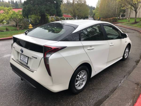 2016 Toyota Prius Pkg 2 - Clean title, Local Trade, Gas Saver for sale in Kirkland, WA – photo 4