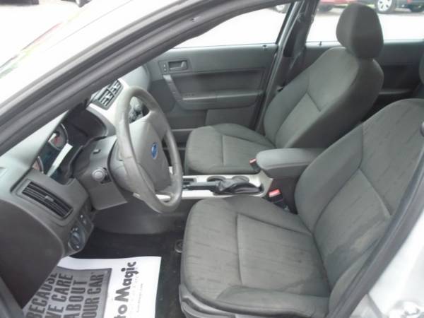 2010 Ford Focus SE Sedan for sale in Mooresville, IN – photo 10