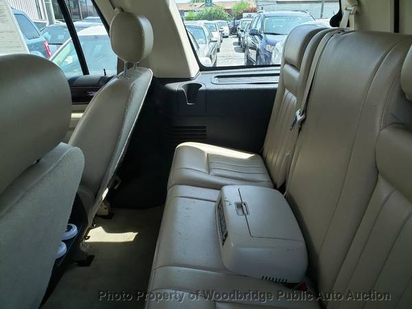 2005 Lincoln Navigator 4dr 4WD Ultimate Gold for sale in Woodbridge, District Of Columbia – photo 9