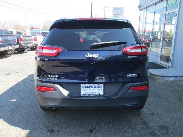 2016 jeep cherokee ltd 4cl 4wd great on gas - - by for sale in East Providence, RI – photo 4