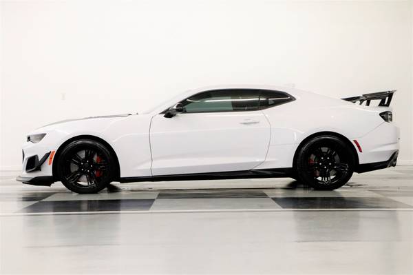 SPORTY White CAMARO 2019 Chevrolet ZL1 1LE Performance Coupe 6 2L for sale in Clinton, MO – photo 19