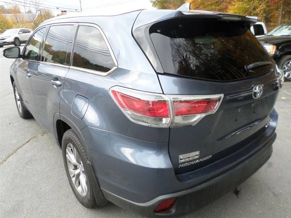 2015 Toyota Highlander XLE AWD V6 - - by dealer for sale in Springfield, VT – photo 4