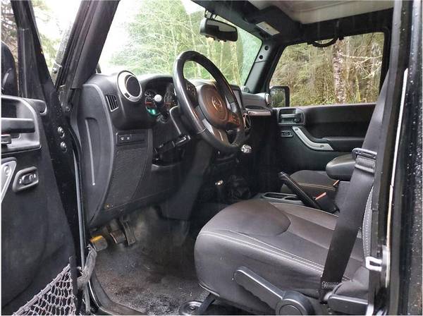 2013 Jeep Wrangler Unlimited Rubicon 6-Spd Manual Lifted - cars & for sale in Bremerton, WA – photo 9