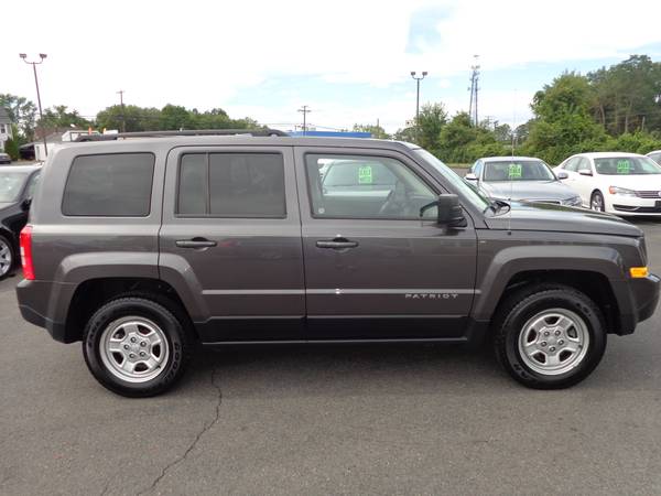 ****2016 JEEP PATRIOT SPORT 4WD-ONLY 44,000 MILES-DRIVES/LOOKS GREAT... for sale in East Windsor, CT – photo 2