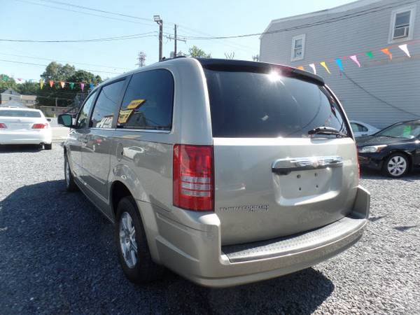 2008 Chrysler Town & Country Touring Mini Van for sale in New Cumberland, PA – photo 4