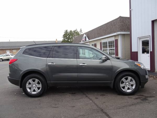 2011 Chevrolet Traverse AWD 2LT *Only 72k* - cars & trucks - by... for sale in Waterloo, WI – photo 7