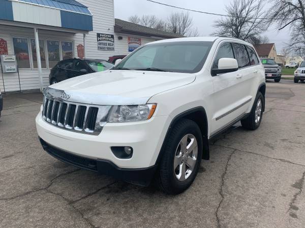 ★★★ 2012 Jeep Grand Cherokee Laredo 4x4 / Excellent Shape! for sale in Grand Forks, ND – photo 2