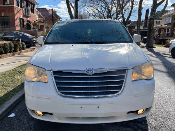 2009 Chrysler Town & Country Touring for sale in Brooklyn, NY – photo 3