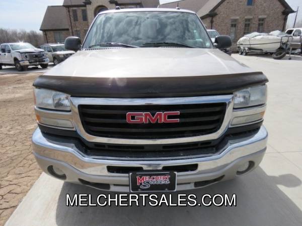 2004 GMC SIERRA 2500HD EXT CAB 143 5 WB 4WD SLT - - by for sale in Neenah, WI – photo 3