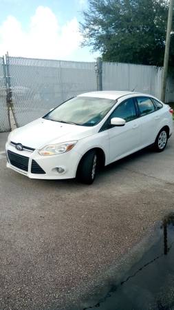 2012 Ford Focus SE - cars & trucks - by owner - vehicle automotive... for sale in Port Saint Lucie, FL
