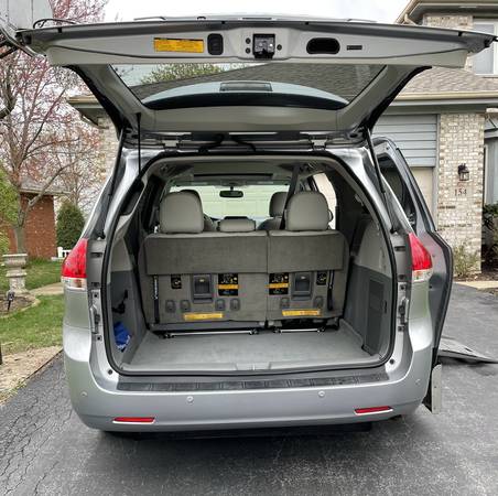 Toyota Sienna XLE BraunAbility Conversion Van - - by for sale in Frankfort, IL – photo 8