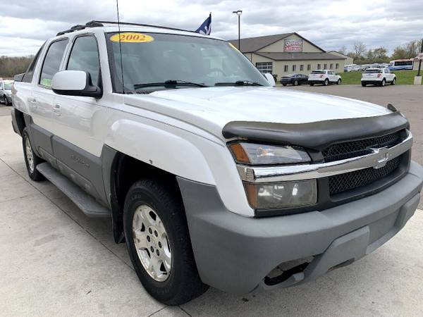 2002 Chevrolet Avalanche - - by dealer - vehicle for sale in Chesaning, MI – photo 3