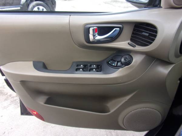 2005 Hyundai Santa Fe GLS LOWS MILES, 2 7 V-6 - - by for sale in Deland, FL – photo 14