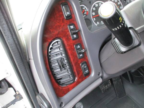 2017 Freightliner M2 106 Medium Duty 24 FOOT BOX TRUCK, LIFTGATE for sale in south amboy, WV – photo 15