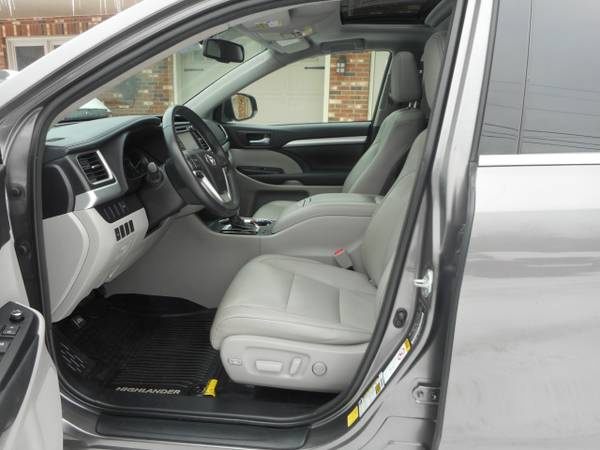 2015 Toyota Highlander XLE AWD V6/THIRD ROW SEATING for sale in Cass Lake, VT – photo 9