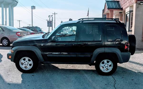2005 Jeep Liberty / Great ride, 4WD, Low miles!!! - cars & trucks -... for sale in Springfield, MO – photo 6
