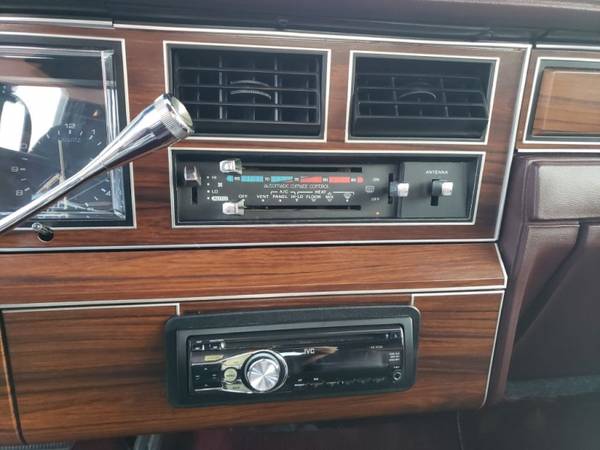 1988 LINCOLN TOWN CAR SIGNATURE with - cars & trucks - by dealer -... for sale in Winchester, MD – photo 18