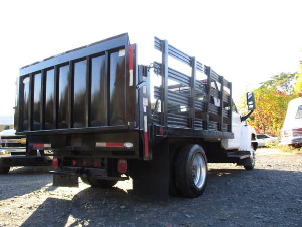 2005 Chevrolet C4C042 C4500 12 FOOT RACK BODY STAKE BODY for sale in south amboy, NJ – photo 3