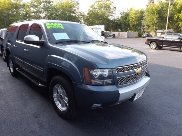 2008 Chevrolet Suburban 4WD 4dr 1500 LT w/2LT with Steering wheel,... for sale in Janesville, WI – photo 4