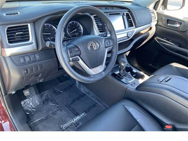 Certified 2019 Toyota Highlander XLE/10, 901 below Retail! - cars for sale in Scottsdale, AZ – photo 18
