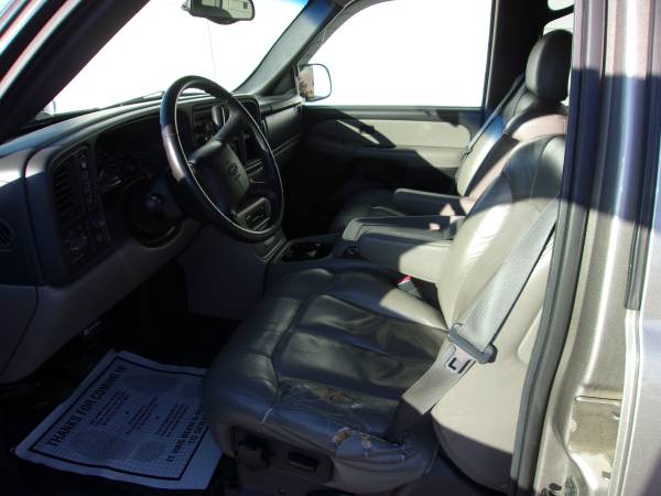 2002 Chevy Suburban 4DR LS 4X4 - super CLEAN - full power - THIRD... for sale in Loves Park, IL – photo 5