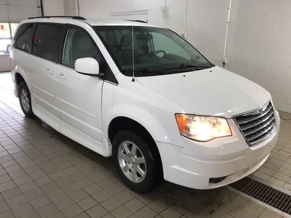 2008 Chrysler Town Country Touring for sale in Buffalo, MN – photo 4