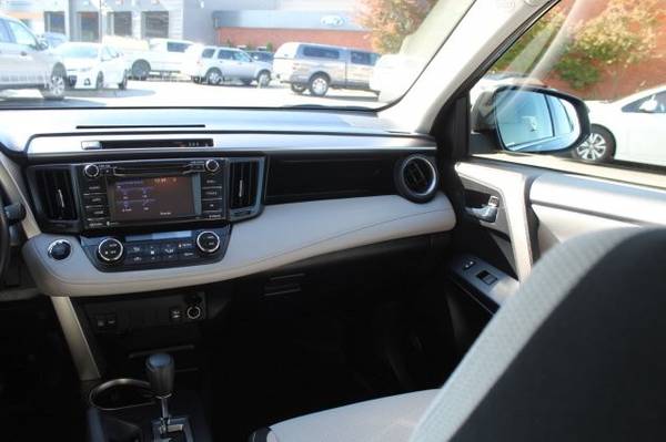 2018 Toyota RAV4 XLE, AWD, SUV for sale in Tacoma, WA – photo 12