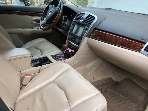 Cadillac SRX AWD LUX w 22”/3rd Row for sale in Swampscott, MA – photo 2