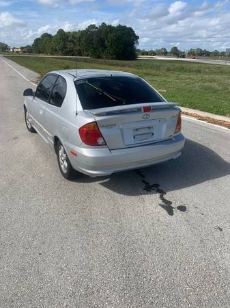 2005 Hyundai Accent-Coupe - - by dealer - vehicle for sale in Melbourne , FL – photo 4