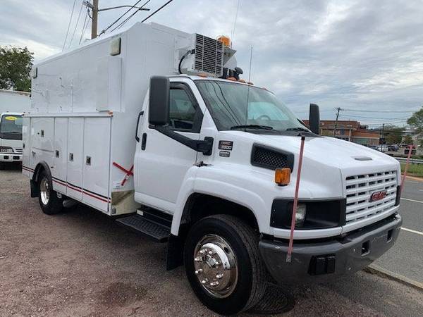 2008 GMC C5500 ENCLOSED UTILITY UNDER DECK COMPRESSOR - cars &... for sale in Babylon, NY – photo 2
