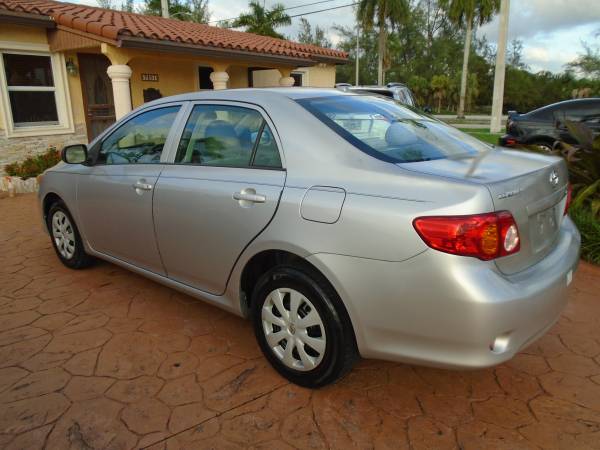 2010 Toyota Corolla LE - cars & trucks - by owner - vehicle... for sale in Miami, FL – photo 2