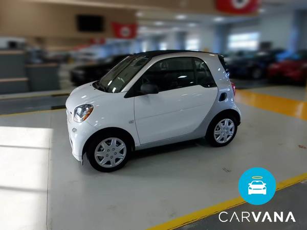2017 smart fortwo Proxy Hatchback Coupe 2D coupe Silver - FINANCE -... for sale in Boston, MA – photo 4