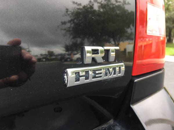 =🌴==SUNSHINE AUTO==🌴= '05 DODGE MAGNUM HEMI R/T - cars & trucks - by... for sale in Pinellas Park, FL – photo 5