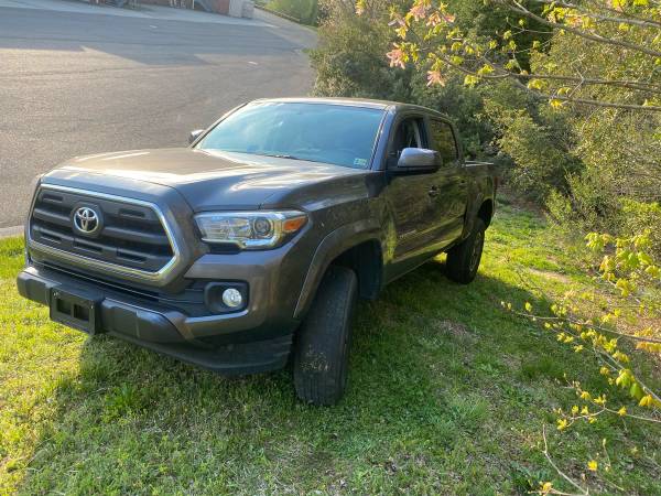 2017 Toyota Tacoma SR5 4door 4X4 like new - - by for sale in Henrico, VA – photo 21