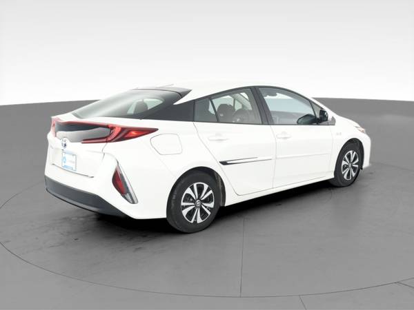 2018 Toyota Prius Prime Plus Hatchback 4D hatchback White - FINANCE... for sale in Oakland, CA – photo 11