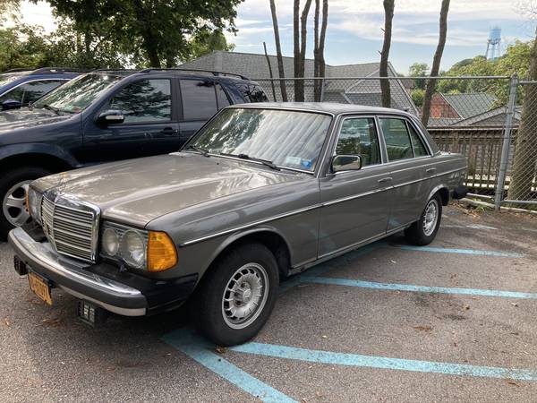 1985 Mercedes Benz 300D - cars & trucks - by owner - vehicle... for sale in Glen Cove, NY – photo 4