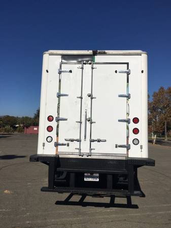 2017 FREIGHTLINER M2 16' REEFER TRUCK *LIKE NEW 19k MILE* CA... for sale in Fairfield, OR – photo 5