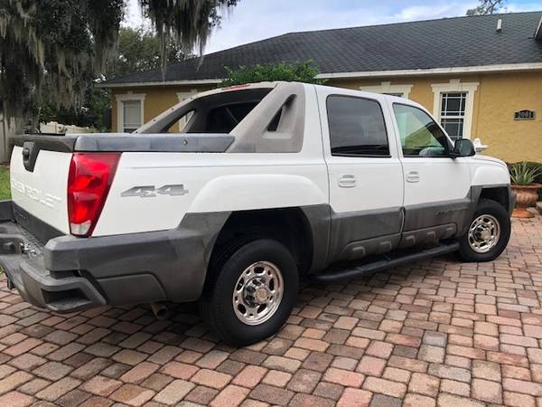 2004 Chevy Avalanche 2500 V8 4x4 Super Powerfull 8 1 Engine - cars & for sale in Casselberry, FL – photo 2