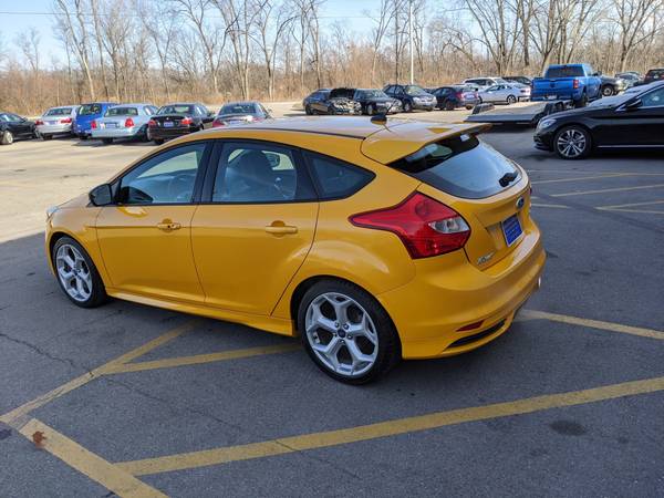 2013 Ford Focus ST - cars & trucks - by dealer - vehicle automotive... for sale in Evansdale, IA – photo 10
