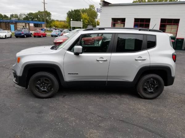 2015 Jeep Renegade Latitude 4WD HARD TO FIND 6SPD ONLY 46K MILES for sale in South St. Paul, MN – photo 3
