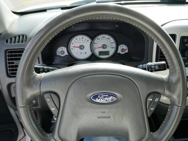2005 Ford Escape XLT LOW MILES AND READY TO GO DRIVE FOR ONLY - cars for sale in Minneapolis, MN – photo 9