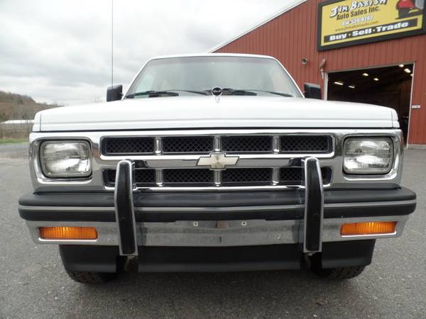 1993 *Chevrolet* *S-10 Blazer* *2-door 4x4* White for sale in Johnstown , PA – photo 13