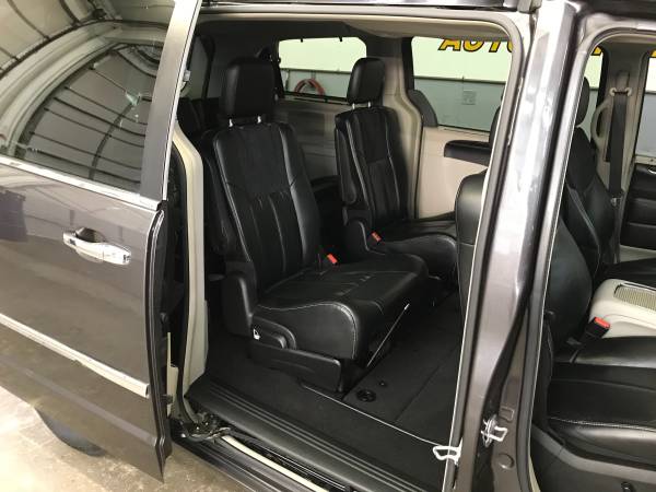 2015 Chrysler Town and Country Platinum 53k - - by for sale in Oshkosh, WI – photo 12