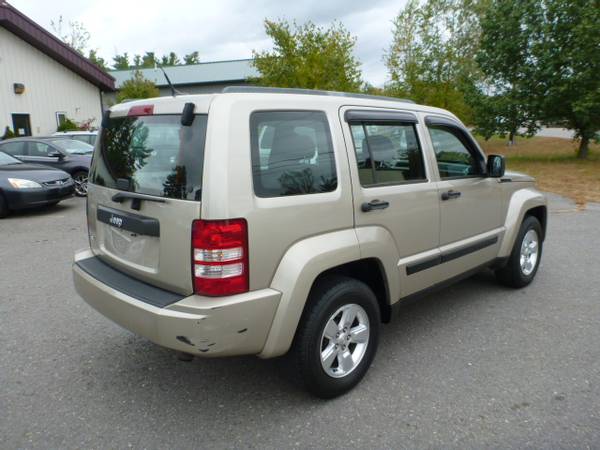 2011 JEEP PATRIOT 4X4 AUTOMATIC CLEAN RUNS/DRIVES GOOD GREAT LOW PRICE for sale in Milford, ME – photo 6