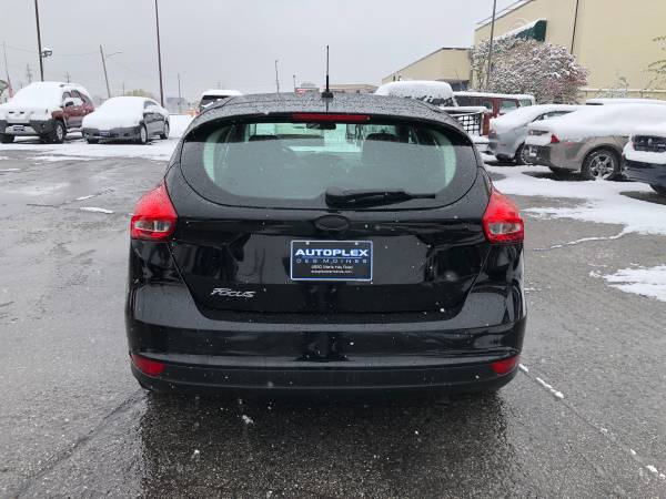 2016 Ford Focus SE Hatch - cars & trucks - by dealer - vehicle... for sale in URBANDALE, IA – photo 3