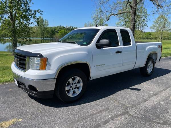 2007 GMC Sierra 1500 4x4! ONE OWNER! - - by dealer for sale in Forsyth, IL – photo 3