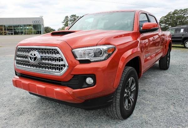 2017 Toyota Tacoma TRD Sport Double Cab 6' Bed V6 4x4 AT with 2 LCD... for sale in Wilmington, NC – photo 3