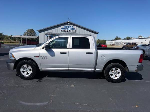 2016 RAM 1500 4WD Crew Cab 140.5 Tradesman - cars & trucks - by... for sale in Pinckneyville, MO – photo 6