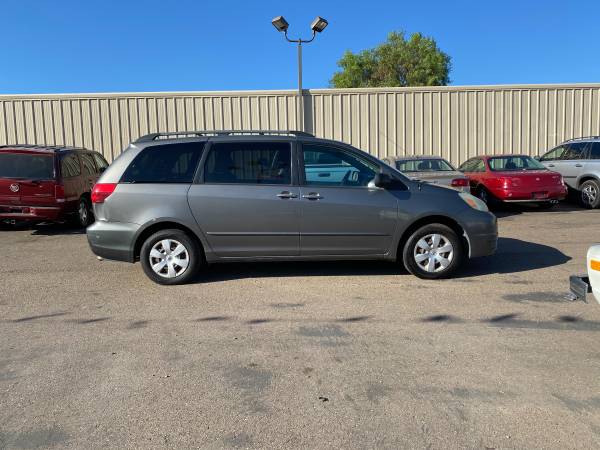 Toyota Sienna- 2004 - cars & trucks - by dealer - vehicle automotive... for sale in Spring Valley, CA – photo 3